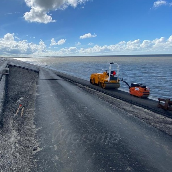 Dijkversterking Lauwersmeerdijk in volle gang | Noppert Beton