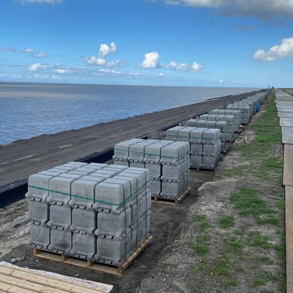 Dijkversterking Lauwersmeerdijk in volle gang | Noppert Beton