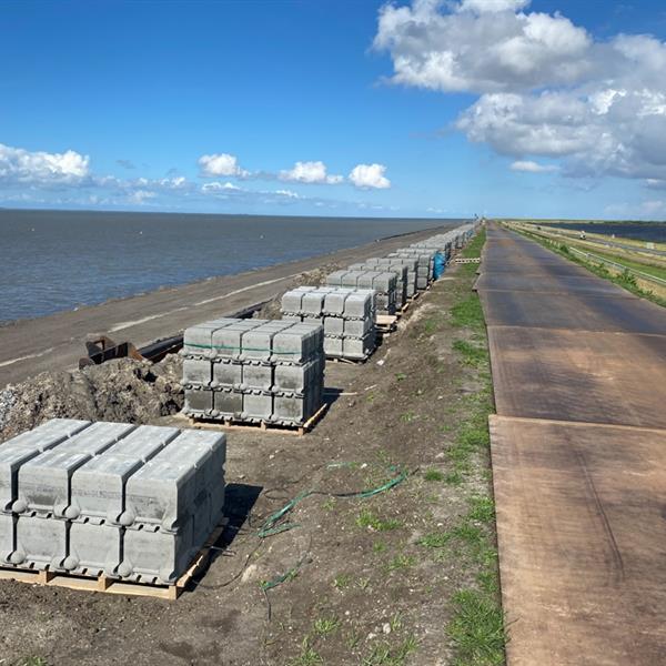 Dijkversterking Lauwersmeerdijk in volle gang | Noppert Beton