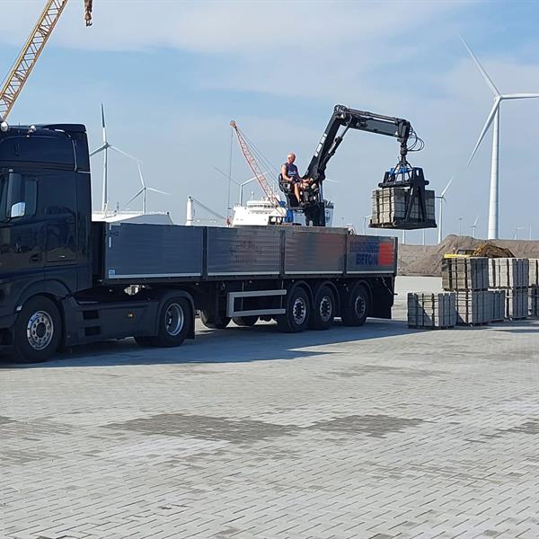 Buss Terminal Eemshaven | Noppert Beton