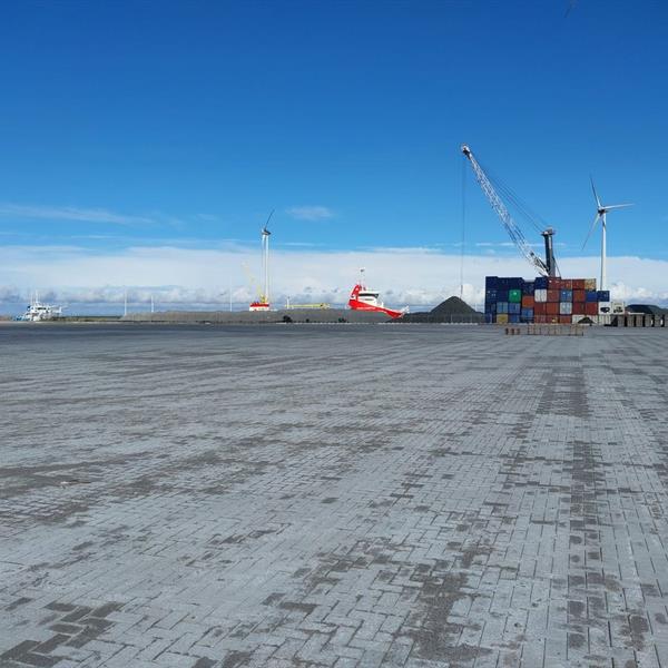 Buss Terminal Eemshaven | Noppert Beton