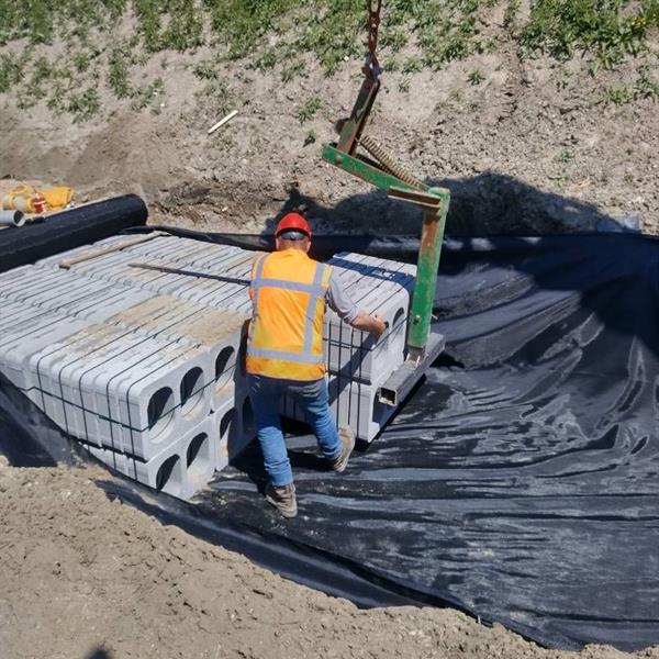 Bufferblock onder fietspad Parkwal Wilgenrijk Maassluis | Noppert Beton