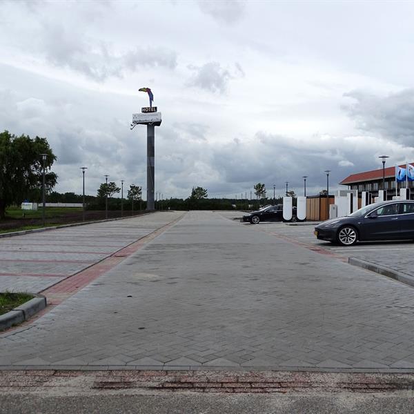 Uitbreiding parkeergelegenheid bij Van der Valk Hotel Zuidbroek | Noppert Beton
