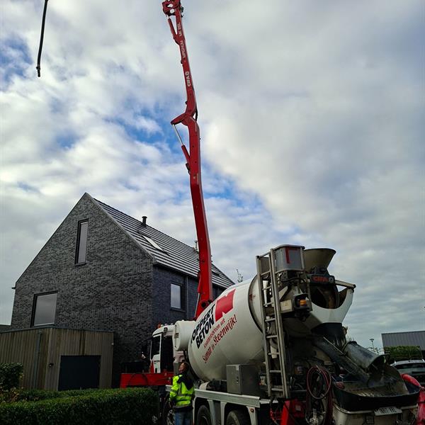 Fundering gestort in Leeuwarden voor Pompstra Bouw & Aannemersbedrijf | Noppert Beton