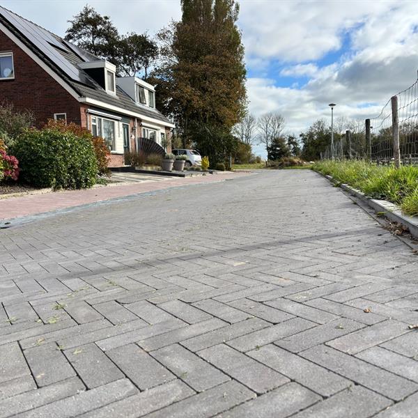 Prachtig Wierum voorzien van nieuwe bestrating | Noppert Beton