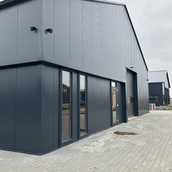 Nieuwbouw bedrijfsloods Larooi Menaam | Noppert Beton
