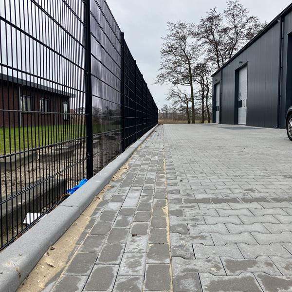 Nieuwbouw bedrijfsloods Larooi Menaam | Noppert Beton