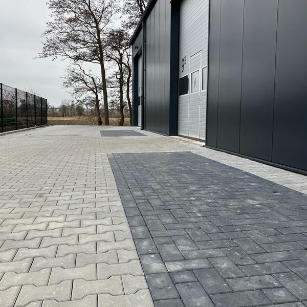 Nieuwbouw bedrijfsloods Larooi Menaam | Noppert Beton