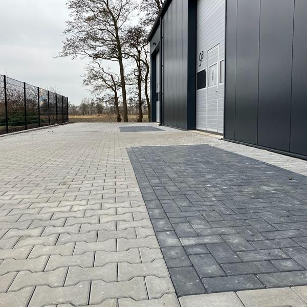 Nieuwbouw bedrijfsloods Larooi Menaam | Noppert Beton
