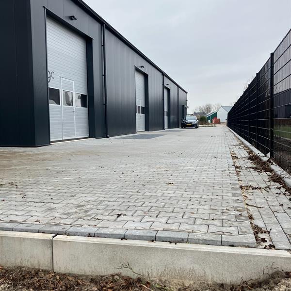 Nieuwbouw bedrijfsloods Larooi Menaam | Noppert Beton