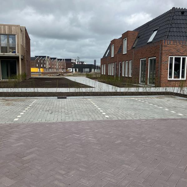 Van rijbaan tot looppad: complete bestrating voor Middelsee | Noppert Beton