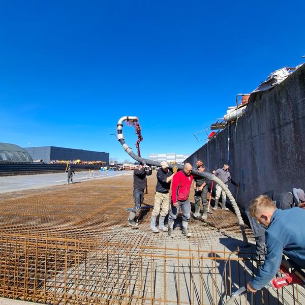 Groots stortwerk in Bolsward: 400 m3 in één dag | Noppert Beton