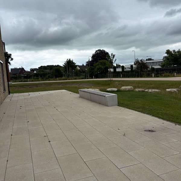 Duurzame en hoogwaardige buitenruimte voor vernieuwbouw CSG Reggestijn in Nijverdal | Noppert Beton