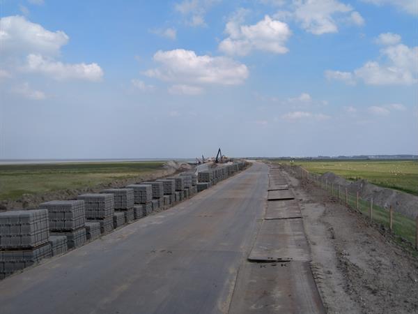 Verkalit voor de dijkverhoging Lauwersoog | Noppert Beton