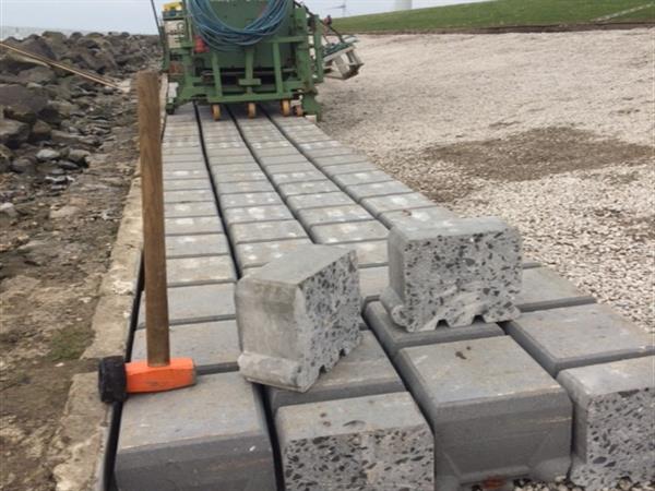 Verkalit voor de dijkverhoging Lauwersoog | Noppert Beton