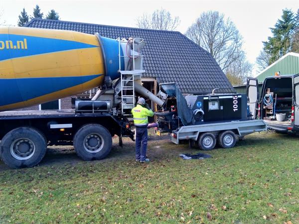 Storten van een betonvloer in schuur in Diever | Noppert Beton